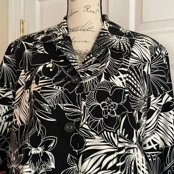 Draper’s & Damon’s jacket - Picture 2 of 10